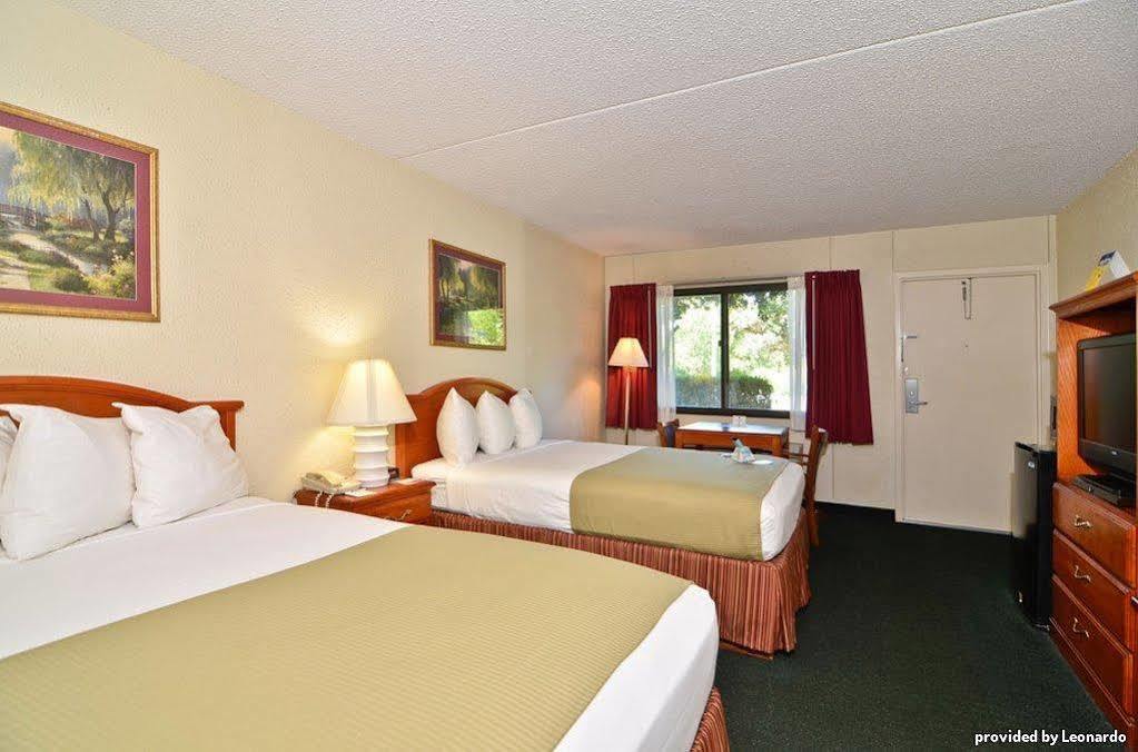 Best Western Crossroads Inn DeFuniak Springs Zimmer foto